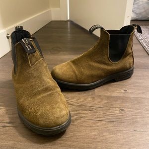 BLUNDSTONE SUEDE BOOTS - DARK OLIVE - 8.5